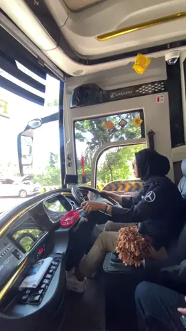 Alah lamo indak mandaki sitinjau😁#minangtiktok #driverladyslintassumatra #fypシ #fypシ #fypシ #miyorprimaabadi #sumbartiktok #driverladyslintassumatra #fypシ゚viral🖤tiktok☆♡🦋myvideo #pesonaindonesia #sumatrabarat 