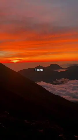 Danau gunung 7 keliatan jelass😍😍😍.   #gunungkerinci #pendaki #pendakigunung #danaugunung7kerinci #kerinci #fyp #pendakiindonesia #traveling #exploregunung #wonderfulindonesia 
