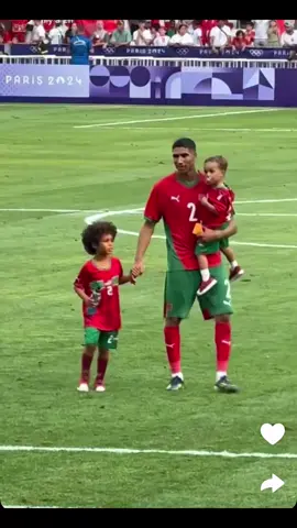 Achraf Hakimi et ses enfants mashallah 😍🦁❤️#saramrc #cejour #CapCut #cejour-là #BeautyTok #fyp #jeuxolympiques #jo2024 #paris #foot #footballtiktok #football #frmf🇲🇦 #liondelatlas #morocco #achrafhakimi #hakimi 