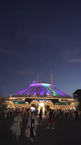 🚀新たに始まる宇宙旅行でまたお会いしましょう🚀 開園当初からのみなさんの思い出が詰まったアトラクション「スペース・マウンテン」は、本日2024年7月31日で終了しました。 新「スペース・マウンテン」は、2027年にオープン予定です。 どうぞお楽しみに！ #またねスペースマウンテン　#スペースマウンテン　#東京ディズニーランド　#東京ディズニーリゾート #spacemountain　#tokyodisneyland　#tokyodisneyresort 