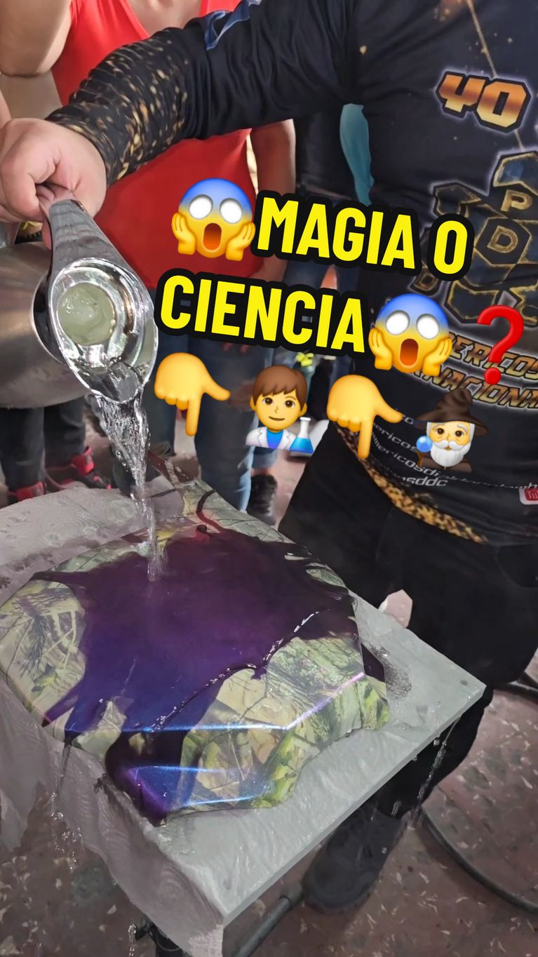 😱MAGIA🧙‍♂️ O CIENCIA👨‍🔬❓️ que opinas te leo en los comentarios. La pintura automotriz artistica🤩 permite personalizar cualquier superficie de manera fácil y rapida #longervideo #magic #magictrick #ciencia #ciencia #science #scienceismagic #pintura #pinturaautomotiva #pinturaautomotriz #tuning #AprendeEnTikTok #AprendeConTikTok 