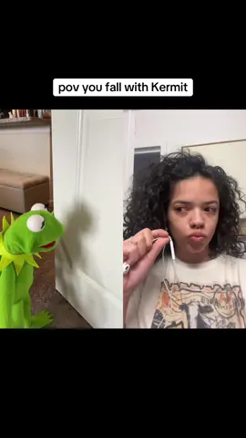 #duet with @Kermit MaFrog #duetme im just putting this here and seeing what happens lmao #legallyblonde #kermitthefrog #legallykermit 