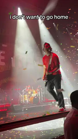 i miss them #piercetheveil #ptv #concert #music 