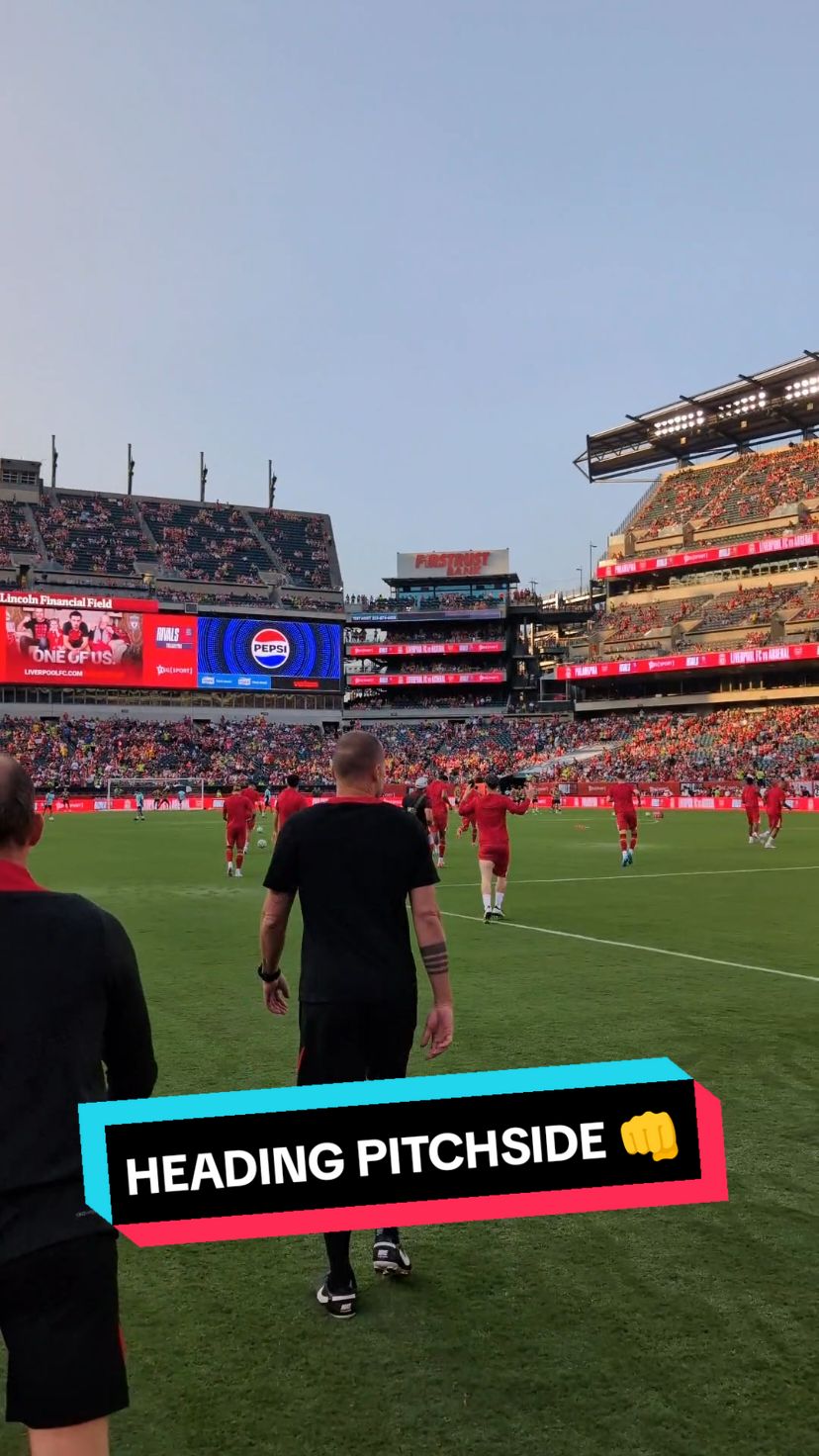Heading pitchside 👊