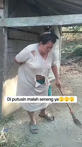 bebas aku bebas 🫣🫣🫣 #komedingakak #fyp #viral #komeditiktok #foryoupage #foryou #kocaklebay #tiktokviral #viraltiktok #viralvideo #fypシ゚viral #fypage #fyppppppppppppppppppppppp 