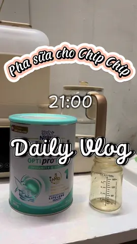 Một chiếc mini vlog pha sữa cho em bé. Công việc hàng ngày của mẹ.  #mebimsuachamcon #phasuachobe #embedangyeu #nuoicon #xuhuong 