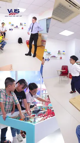 Một khu vui chơi đầy sáng tạo cho các bé trước và sau khi vào lớp. và diện mạo mới của phòng học xịn xò, sạch sẽ chào đón các con mỗi khi tới lớp. Còn chần chờ gì mà ba mẹ không đăng ký ngay buổi học thử tham quan cùng VUS nào.