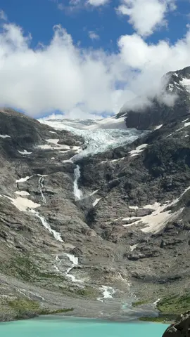 View from Triftbrücke to Triftsee and Triftgletscher, Grimselwelt, Kanton Bern, Switzerland 🇨🇭 I would say this hike in top5 hikes in Switzerland!  #switzerland🇨🇭 #switzerland #suisse🇨🇭 #swisstiktoker #swisstiktok #hikingadventures #Hiking #swisstips #swissbeautiful #швейцария #bern #triftbrücke #triftsee #gadmen #grimselwelt #waterfall #alpsee #glacier #gletscher #ледник #берн 