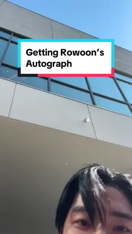 This was a whole mission because his long ass legs be making him just glide over sections of the stairs. 😂 Thank you for signing Rowoon~ #Rowoon #SF9 #DFesta #Kpop #Kdrama #TheSource #California #KCON2024 #KCON #MCountdown 