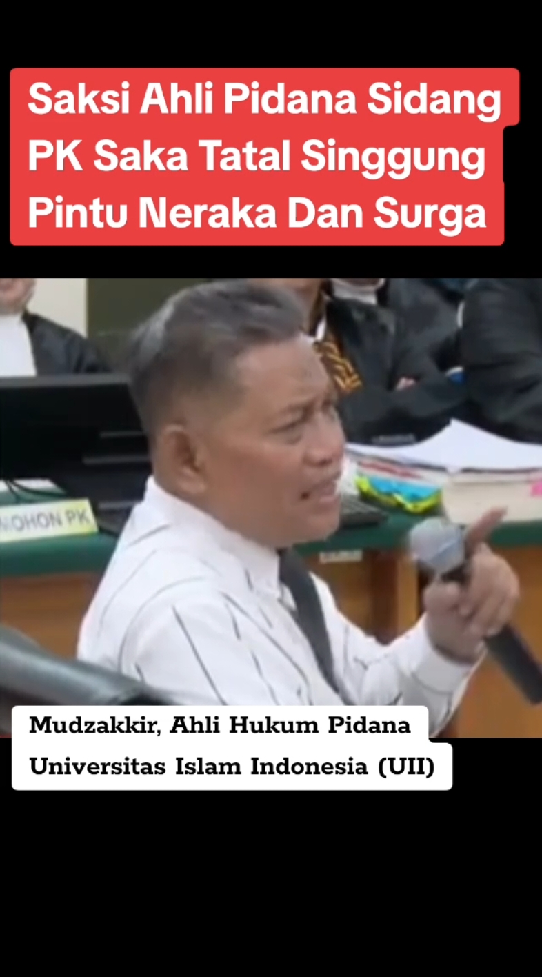 Pakar hukum pidana, yang juga seorang guru besar Universitas Islam Indonesia (UII), Mudzakkir, memberikan pandangannya di sidang Peninjauan Kembali (PK) Saka Tatal yang digelar di Pengadilan Negeri Cirebon, hari ini, Kamis (1/8/2024). JPU dari Kejaksaan Negeri Kota Tangerang pun bertanya kepada Mudzakkir, apakah pencabutan DPO yang diumumkan ke publik oleh polisi tanpa ada surat yang melandasinya, benar atau tidak. Kalau dia ngomong kepada seperti itu, itu ya benar adanya karena dialah bertanggung jawab kepada publik,