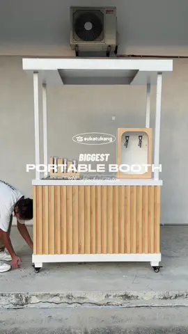 Semuanya request daripada client. Saya cuma tambah baik mana yang perlu je. Sebab tak semua yang kita nak tu terbaik untuk kita 😔.  🤣 #popupmarket #fleamarket #fypシ #portablebooth #popupbooth #foodiejohor #fyp 
