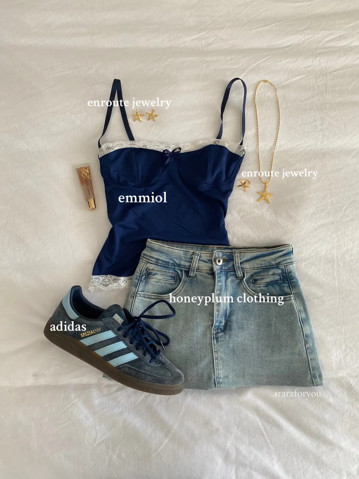 To be honest these outfits would be nothing without the jewelry!! all the best from @En Route Jewelry Store 🌊🌟🥥🐆 #OOTD#outfits#details#outfit#clothes#inspo#fyp#foryou#fashion#style#sambas#spezial#navyblue#starzforyou