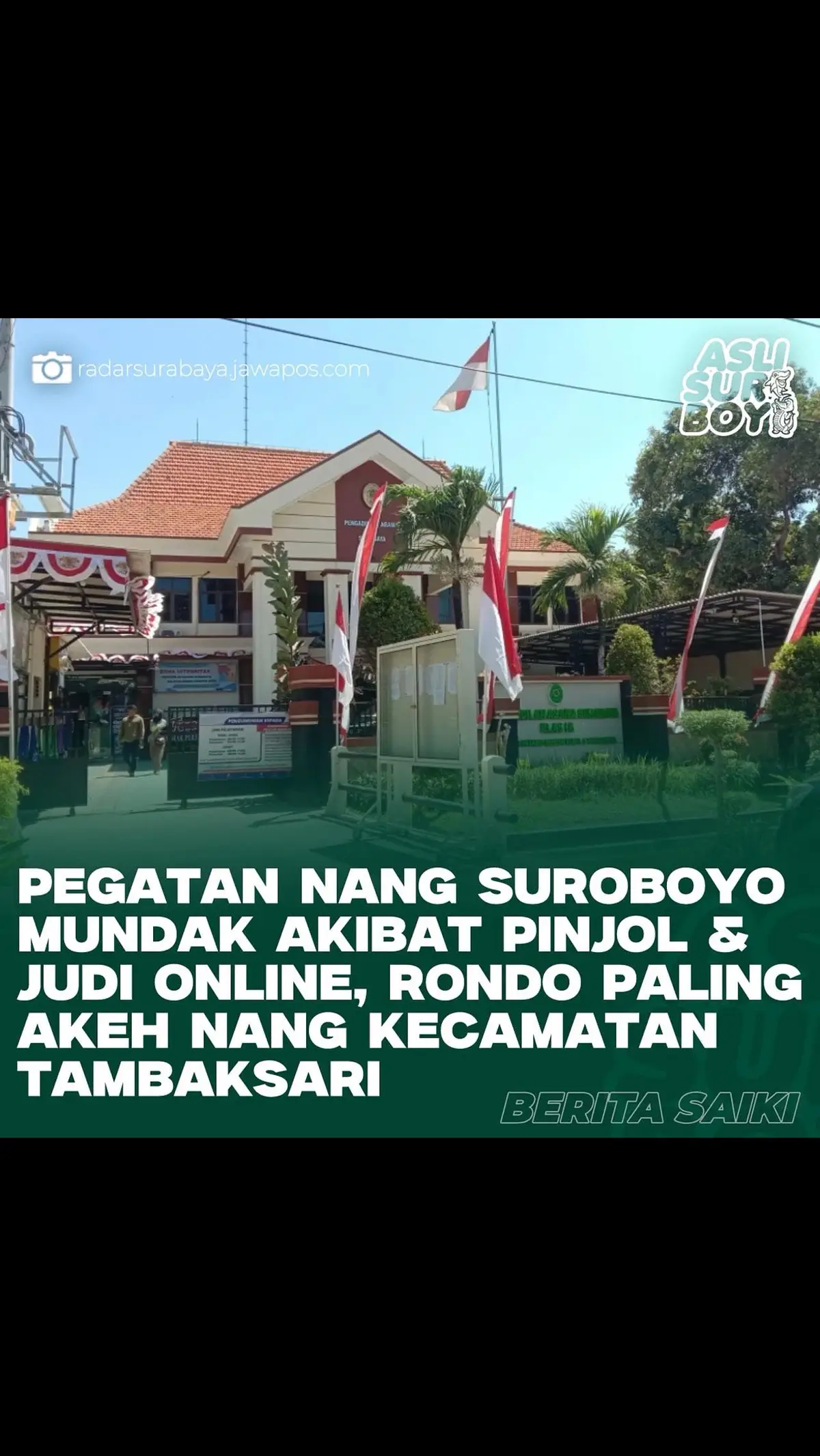 Kasus pegatan nang Suroboyo lumayan ndukur. Pengadilan Agama (PA) Suroboyo nyatet angka pegatan ket bulan Januari sampek Juni 2024 akehe 2.980 perkoro. Angka iku munggah teko taon 2023 akehe 439 perkoro. Humas Pengadilan Agama (PA) Suroboyo Tamat Zaifudin ngomong, perkoro mlebu paling wakeh pegat talak & pegat gugat. Pegat talak utowo pegatan seng diajukno karo wong lanang wakehe 851 perkoro. Sementara pegat gugat seng diajukno ambek wong wedok 2.129 perkoro. Terus taon 2023 perkoro mlebu ket bulan Januari sampek Juni akehe 439 perkoro. Yoiku pegat talak 132 & pegat gugat 307. Lek jumlah kabehe ket Januari sampek Desember 2023 wakehe 5.454 perkoro. Yoiku, pegat talak 1.552 & pegat gugat 3902 perkoro. “Jadi, cerai talak dan cerai gugat tahun 2024 naik dari tahun sebelumnya,” jare Zaifudin nang PA Suroboyo, Rebo (31/7). Zaifudin njelasno, permasalahan seng kedadian nang pasutri umume cekcok, perselisihan & pertengkaran. Saliyane iku faktor ekonomi akibat judi online, pinjaman online sampek narkoba. Masalah cekcok, perselisihan & pertengkaran seng terus-menerus ono 1.455 perkara. Terus faktor ekonomi ono 705 perkoro. Gawe umur mulai 30 sampek 40 taon. Bahkan, ono sisan umur 70 sampek 80 tahun. Saliyane iku usia dini ket 20 sampek 25 tahun disebabno cekcok & judi online. “Kebanyakan cerai gugat yang diajukan oleh pihak perempuan karena cekcok dan tidak dikasih nafkah. Selain itu, pinjaman online, judi online, dan narkoba,” jarene. Gawe jumlah rondo paling akeh nang Suroboyo, menurut Zaifudin, KUA Tambaksari wakehe 164 wong. Saliyane iku taon 2023 nang KUA Kenjeran akehe 248 wong. Disadur teko berita: radarsurabaya.jawapos.com | Fajar Y | Rebo, 31 Juli 2024 | 14:26 WIB ___