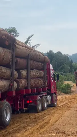 🥰❤️#semangatkawan #lorijangok❤️🚛 #anokbranoktrucker #fyppppppppppppppppppppppp #gengloribalak #zmaistiqomah 