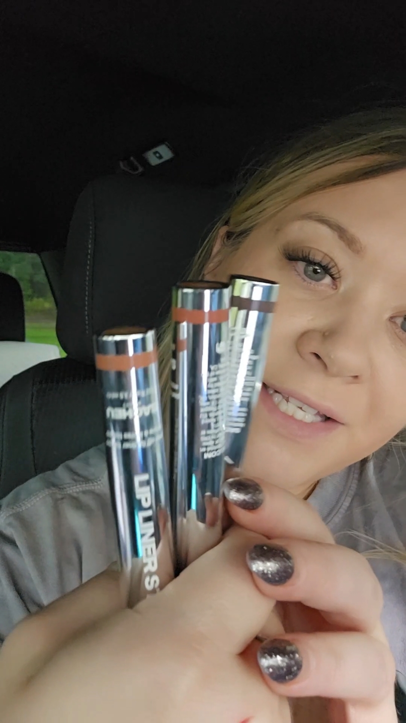 viral peel off lip stain! #lipstain  #lipstick  #creatorsearchinsights  #virallipstain 