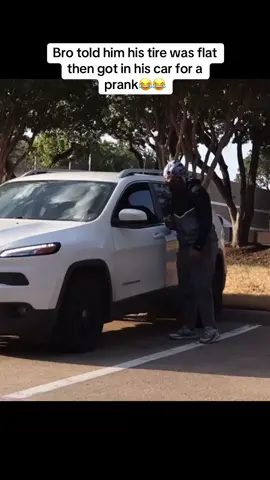 Funnyfrl #prankchallenge #foryoupage #funny #laugh #foryoupage #funnyprank #viraltiktok 