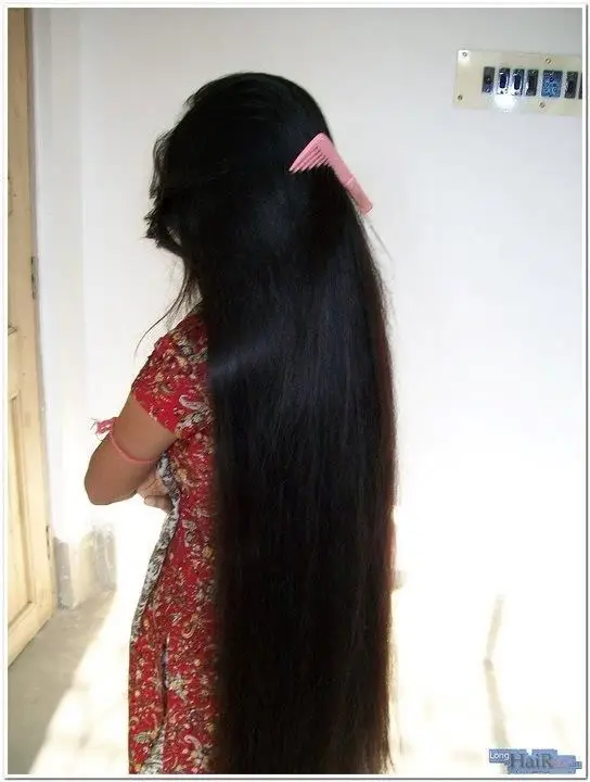 Maturing is realising there is nothing better than long healthy hair #southasian #india #blackhair #appreciationpost 