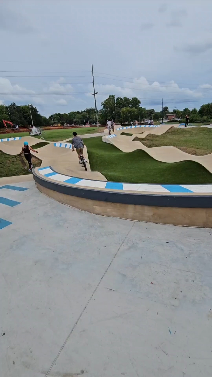 My first pump track #Skateboarding #skating #skateboard #skate #skater #fyp #fypage #foryou #foryoupage #pov 