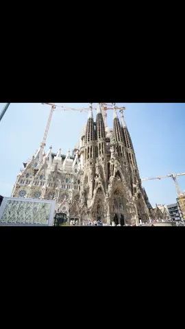 La Sagrada Familia  This Amazing Cathedral needs no introduction. Enjoy#lasagradafamilia #barcelonascoficial #barcelona #travel #traveltiktok