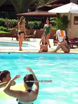 As meninas discute na piscina #Novelas #record #tvrecord #rebelde #rebeldebrasil #rebeldebr 