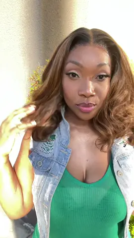 😍 Beautiful Highlight Synthetic Wig | Outre Perfect Hairline Reeva DR Brown Sugar Swirl Watch YT Review  on my channel Miss Khrissy 🔗 in B10  #syntheticwig #outrewigs #wigtok #outrehair #reeva #outrereeva