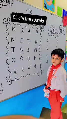 #vowels  #classactivity  #classactivity  #foryoupageofficiall  #viral  #preschool  #kindergarten  #activityforkids  #montesory 