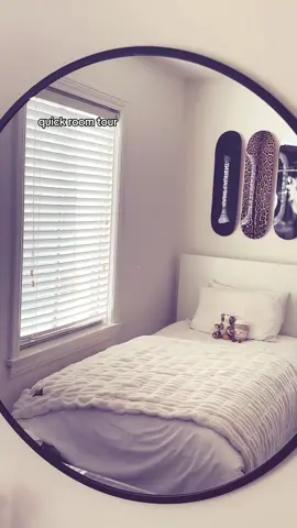 only showed the clesn parts ummm but ordering a new wall print for over my dresser soon🔥 boards from @Manic Cherry #RoomTour #room #roominspo 