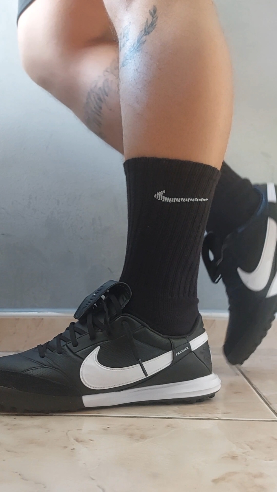 Unboxing da chuteira NIKE PREMIER 3 TF. Melhor chuteira que eu já usei. 10 de conforto, 10 de amortecimento! @Nike #unboxing #nike #premier #boots #chuteira #Soccer #futbol 
