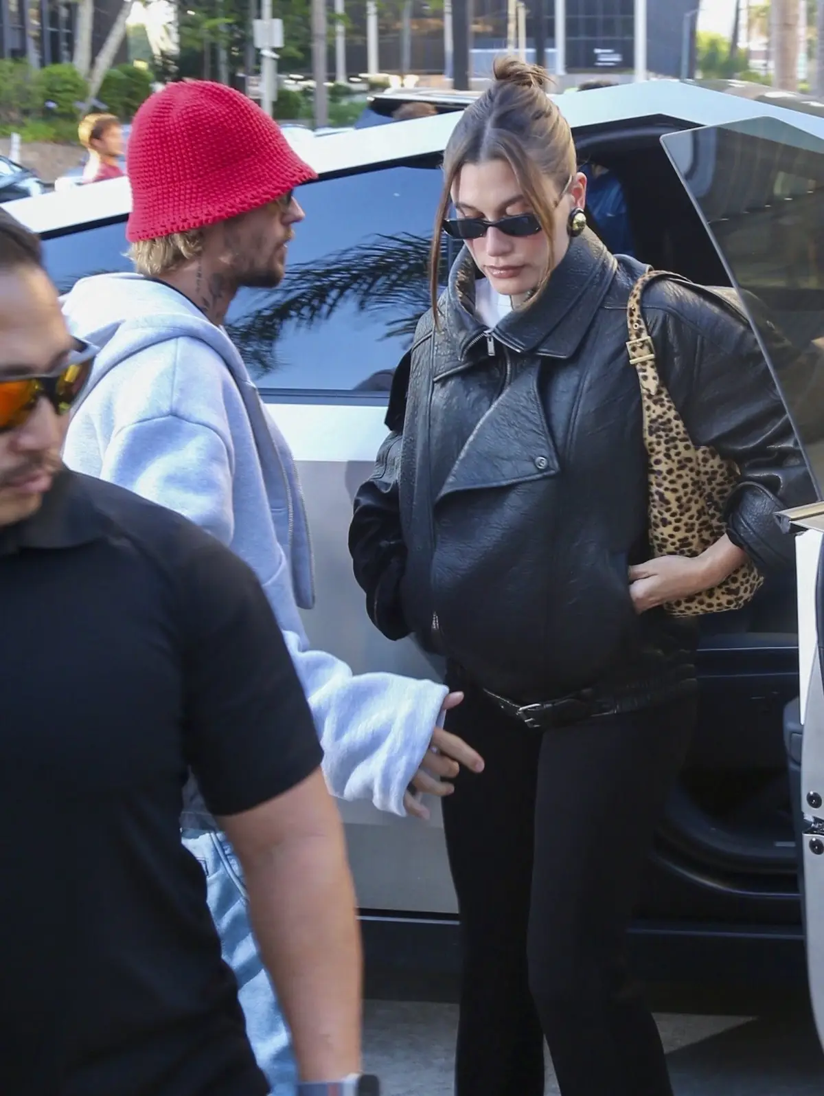 #haileybieber #haileybieberpregnant #pregnant🤰 #outfit #foryou #fyp #paparazzi #justinbieber 