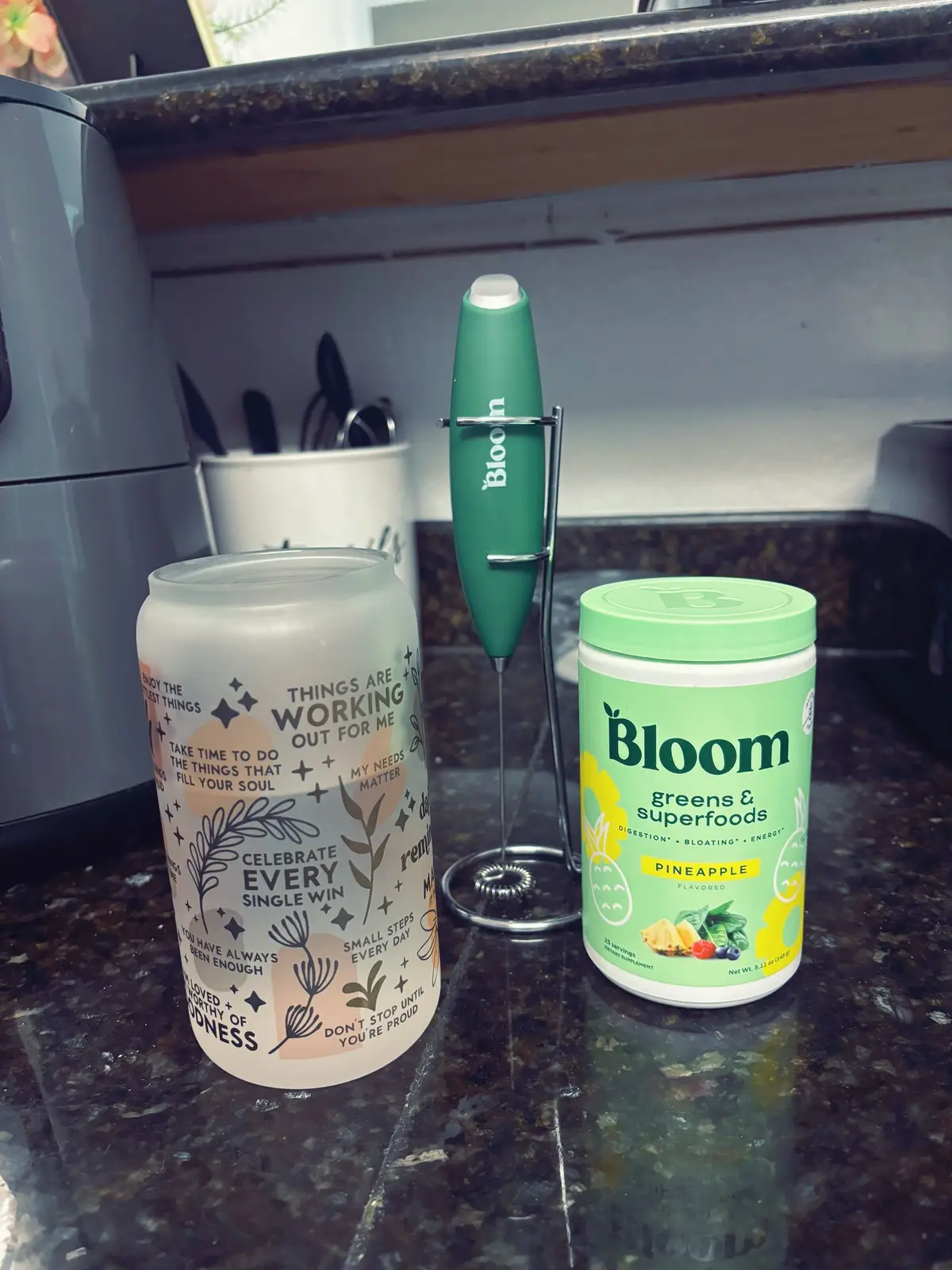 #morning #morningroutine #bloom #bloomnutrition #babybrezza #brezza #keurig #coffeetiktok #cafecito #greens #coffeetok #coffee #buenosdias #olympics #olympics2024 #newborn #pp #MomsofTikTok #mama #momlife #ditlofamom #reciennacido #latinamom #roadto5k #toddlermom #2under2 #familyof4 #mañanaserabonito #august #taylorswift @Bloom Nutrition @Keurig @Baby Brezza 