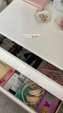 organize my nightstand with me 🎧🌸🧸🎀 #SelfCare #nightstandorganization #skincare #aesthetic #girlyvibes 