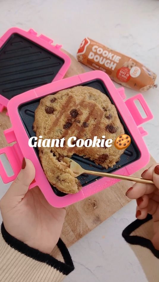 Giant cookie 🍪 in the @Kmart Australia microwave toastie maker, Gamechanger !  perfect when you want just one cookie, add some ice cream too and its perfection #kmarthaul #kmart #kmartfinds #kmartkitchen #kmartaustralia #kmartmicrowavetoastie #toastiemaker #microwavecookie #microwavecooking #kmartnewarrivals #kmartnewfinds #food #foodie 