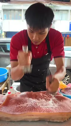 The Most Popular Michelin Pork Roast in Malaysia #michelinstar #fyp #viral #tiktokfood  📍Restoran Wong Mei Kee https://maps.app.goo.gl/gwn2cioQDxExzyRr9 30, Jalan Nyonya, Pudu, 55100 Kuala Lumpur, Wilayah Persekutuan Kuala Lumpur ⏰ 12pm ~ 3pm