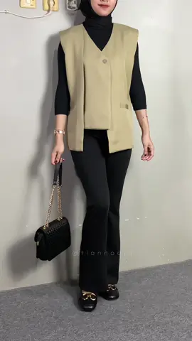 Vestnya cakep banget 😍✨ #vest #ootdhijab #ootdhijabstyle #outfitinspo #vestoutfit #outer #outerrompi #fyp 