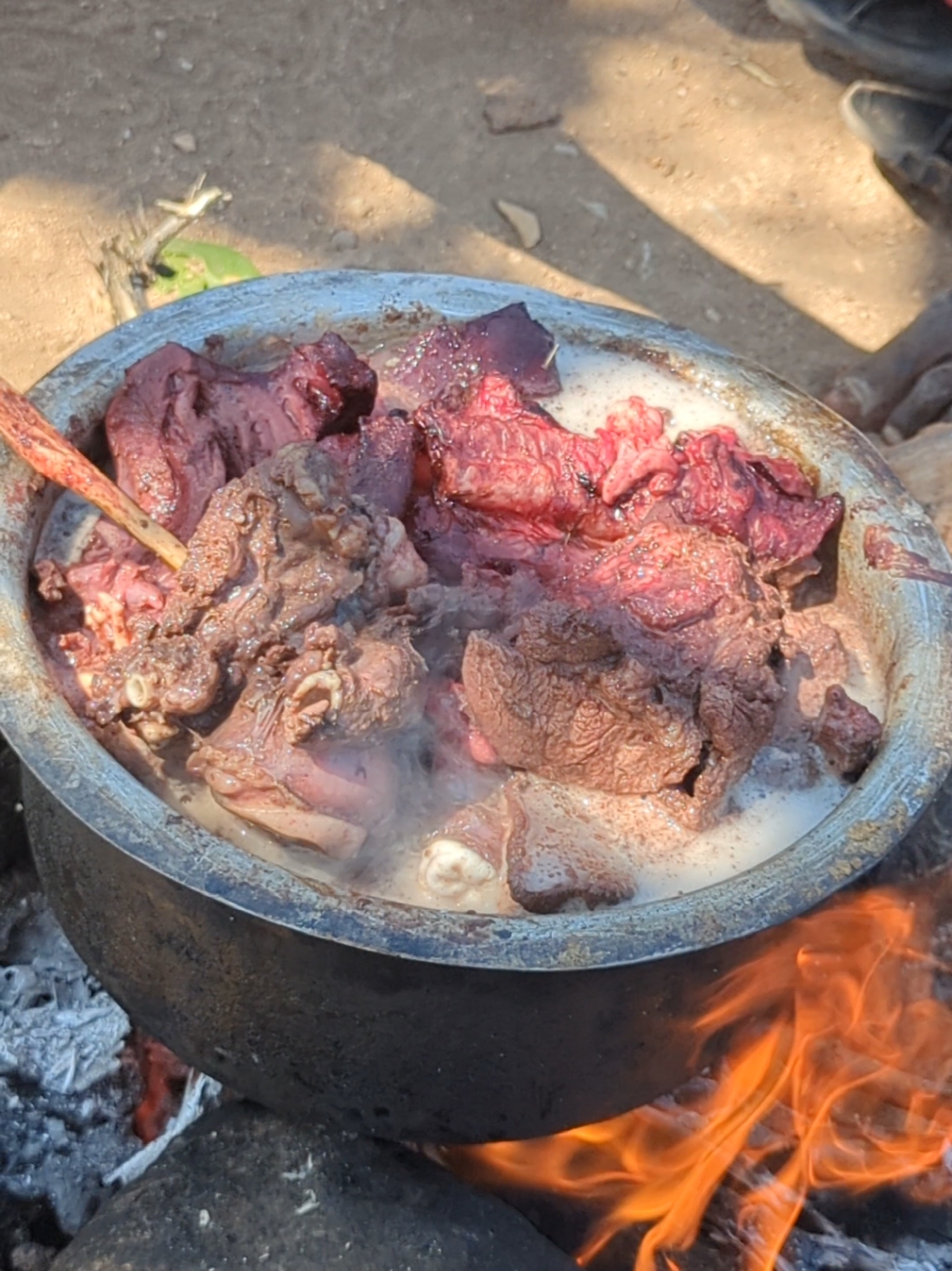 wow,,🤩 Lovely food hadzabe tribe breakfast time 😋, it's amazing tradition lifestyle.