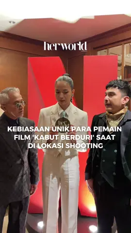 Siapa sangka ternyata seorang #PutriMarino ngga bisa berhenti ngemil saat di lokasi shooting film Kabut Berduri? Simak keseruan para pemain Kabut Berduri membocorkan kebiasaan unik satu sama lain 👀 Jangan lupa saksikan Kabut Berduri hanya di Netflix!    #herworldindonesia #kabutberduri #putrimarino #yogapratama #lukmansardi