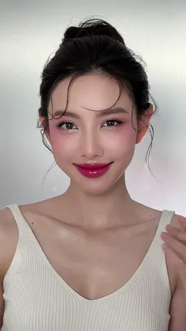 Layout đi họp báo công bố vương miện Miss Grand VietNam 2024 của hoa hậu @Nguyễn Thúc Thuỳ Tiên . Hairstyle: Phan Tấn Duy MuA: @Nguyễn Chánh Tính_ makeup  #nguyenthucthuytien #hoahauthuytien #missgrandvietnam 