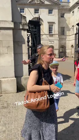 Everyone Behind The Bollards. #armedofficer #horseguards #kingsguards #tiktok #fyp 