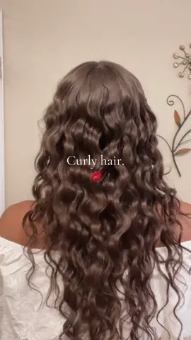 Just curly hair.@sofia🌺 #curlygirls #curlyhaircheck #curlyhairroutines #curlyhairstyletutorial #curlyhairgirls #curlyhairforsummer #summerhairstyles #brunettecurlyhair #browncurlyhair #perfectcurls 