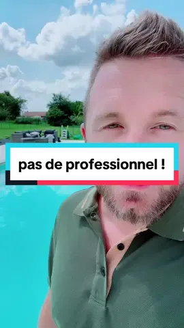 Une piscine à 60 000 € par un professionnel il y a quelques problèmes.. rendez-vous avec un expert pour essayer de faire marcher les assurances. On n’est jamais mieux servi que par soi-même. #piscine #maison #jardin 