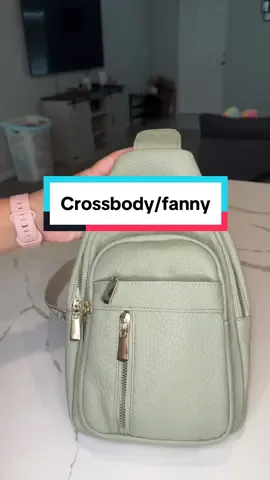 I finally found the perfect bag to carry and as a mama this was so perfect! 