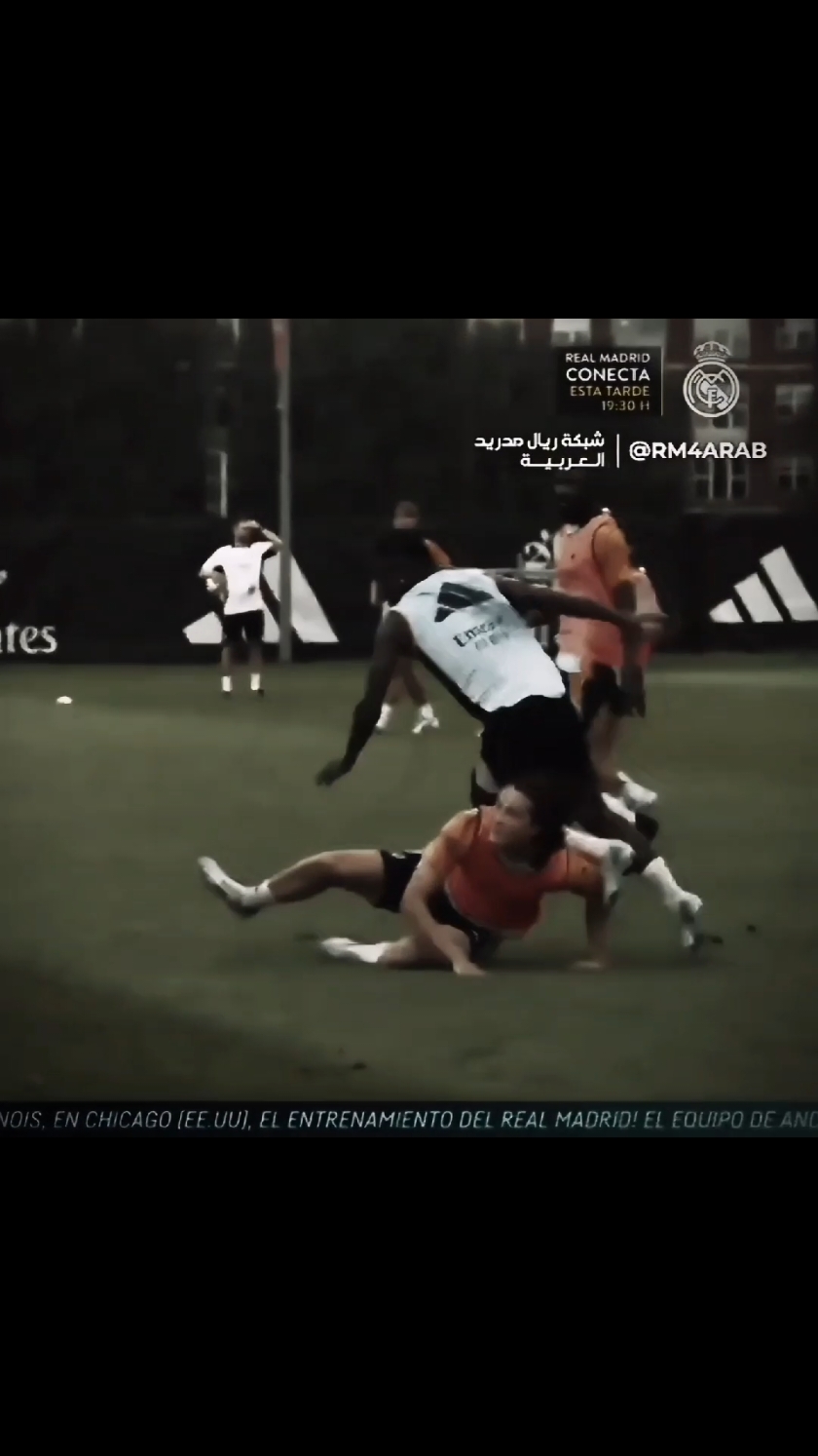 martinez castilla defender vs vini 🔥😬 #fyp #realmadridcastilla #realmadrid #castilla #vini #martinez #defender #defending #defense #tackle #training #footballedit #footballtiktok #edit #edits #viral #viralvideo 