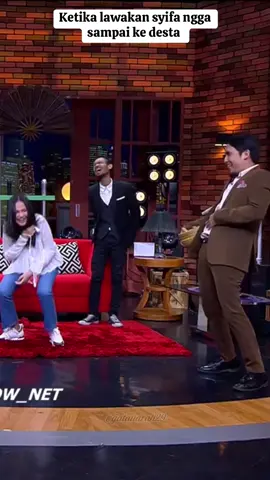 Ketika syifa hadju berusaha ngelawak tapi malah ditertawakan desta 😹😹 #tonightshow #vincentrompies #desta #vindes #nettv #fyp #syifahadju #syifahadjuuuuuuu #epe #sketsakomedi #tonightshownet 