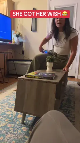 She didn’t see that coming 😂 (Via @tyler nelson💌 ) #funny #desk #falling 
