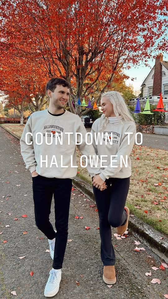 The best time of year 👻🎃🍂🍁 #halloween2024 #halloweencountdown #halloweencostumeideas #halloween2024countdown #fallinaugust #decoratingforfall #fallinsummer #halloweendecor #halloween2024🎃 #almosthalloween 