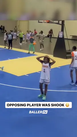 The opposing team couldn't believe this dunk by Mark Nomel 😳