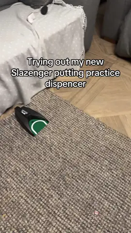 My first video trying this thing out ⛳️ #golf #golfpractice #goltok #golfindoors #practicing #golfputting #bensayres #slazenger #fyppppppppppppppppppppppp 