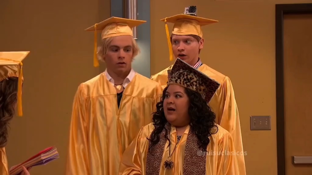 Austin Y Ally - 4x17 - Birrete, Túnica Y El Libro Fugitivo #austinyally #austinandally #austin #ally #austinxally #disney #Series #disneyseries #fyp #fypage #parati #paratii #ruisuclasicos 