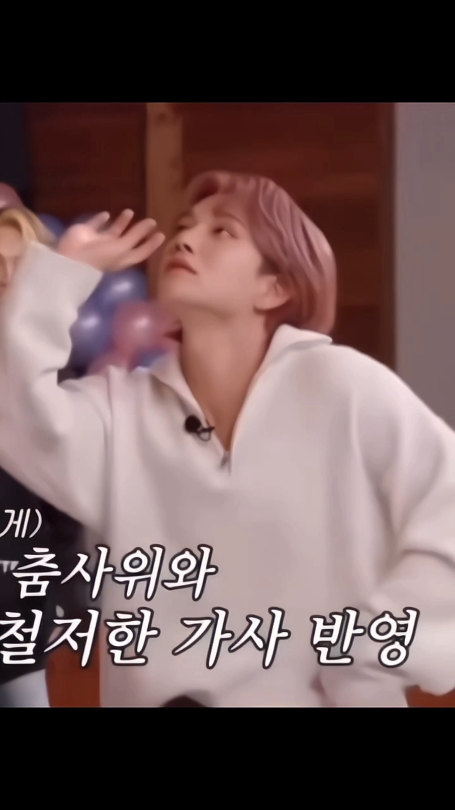 joshua and his unpredictable craziness 😭  #joshua #seventeen #carats #svtcarat #saythename_17 #sebongs #svt #fypシ゚viral #kpopfyp #svtedit - #cttro 