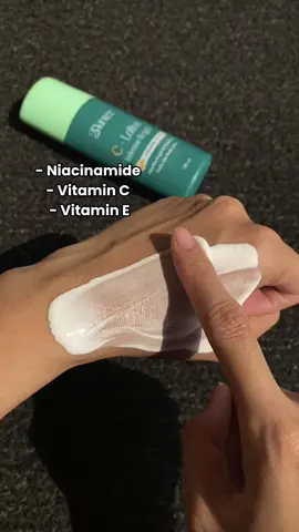 Yang Punya Kulit Belang Kaya aku Mending Cobain ini deh ‼️🫵🏻 @SKINTEE PUSAT #skintee #bodycare #kulitcerah #kulitbelang #bodycareviral #beranda #fyp 